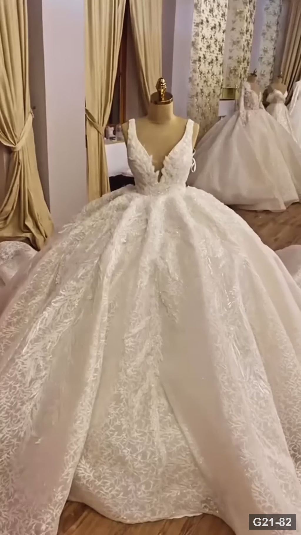 G21-082 Fildişi Prenses Model Dantel gelinlik ve Katedral Kuyruk