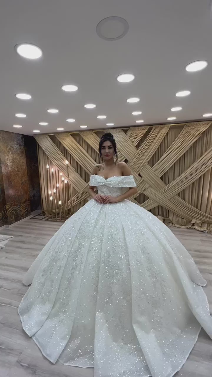 G21-128A - Yumuşak Fildişi Boncuklu Dantel Prenses Model gelinlik